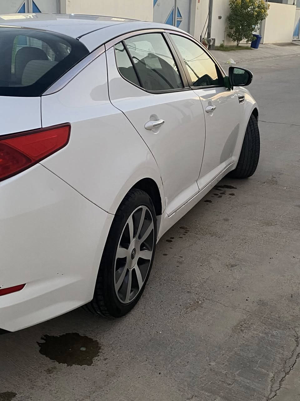 للبيع فقط كيا اوبتيما السعر 115
خليجي | محرك 2000 DOHC | مكفولة عامة | رقم اربيل مميز
​الموديل: 2011
المركبة: كيا أوبتيما (Kia Optima)
المنشأ: خليجي
المحرك: 2000 DOHC
​✅ محرك 2000 DOHC (قوي واقتصادي)
✅ مكفولة من التبديل  (شرط الفحص).
✅ حدادية وتراي كله نظيف (مال جناي).
✅ تبريد ثلج 
موصفات السيارة 
بصمة تشغيل وبصمة ابواب 
مري شفط +اشاير بالمري 
شفتات ستيرن
تحكمات كاملة بالستيرن
5 ويل كب
حساس خلفي 
انذار سرقة 
تبريد قطعتين
​📸 حالة السيارة : جيدة
​الضرر: صبغ جاملغ خلفي جهة السائق + شخوط بسيطة
​الكفالة الميكانيكية: الكير والمحرك كفالة
​الحالة العامة: السيارة جاهزة.
​📍 المكان: النجف - مركز النجف 
📞 للاستفسار (اتصال او واتساب ):
​***********
***********

​معلومات التسجيل:
​رقم السيارة: (اربيل  )
​التحويل: وكالة أو تحويل مباشر.

​#سيارات_العراق_للبيع
#وسيط_سيارات_العراق
#كيا_أوبتيما
#Kia_Optima_2011
#خليجي
#النجف
#محرك_2000
#مكفولة_عامة
#نظافة_جناي
