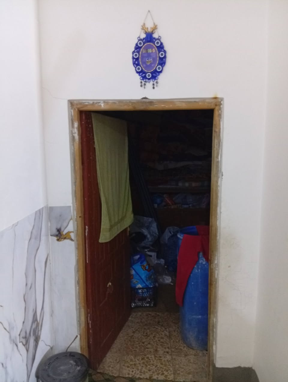 السلام عليكم
دار للبيع مساحه 100 متر 

صب كونكريت اساس وصقف

الموقع كوفه شارع المعمل قرب اسواق زيتونه

يحتوي على غرفه + صاله + مطبخ + كراج + حمامات خارجي وداخلي 

السعر 37 وبي مجال

***********
