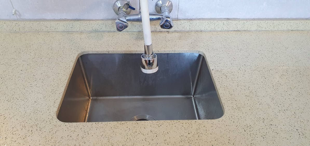 للبيع ......
كونتر سنك استعمال شهر واحد نظيف بعدة جديد

بسعر 300 الف دينار 
العنوان / كرادة السعدون
هاتف / ***********
