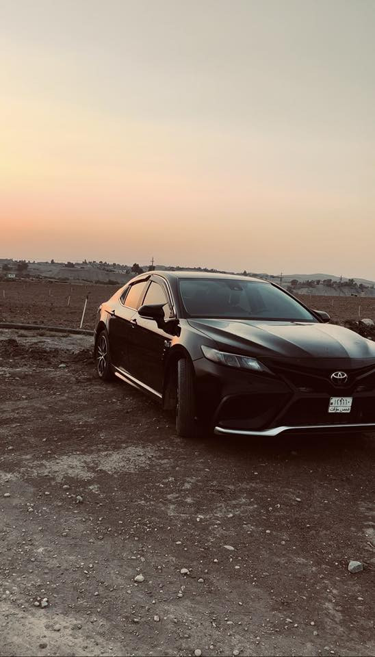 السلام عليكم.كامري موديل 2023
فئة:se

السياره فول مواصفات عدا البانو رامه 

بصمه كشنات كهربائيه تبريد تدفئه 

السياره مال بيت نضيفه حيل وجاهزه من كلشي كشنات جلد داخل اسود 

منفيس باسمي صوره الكود موجود حادثها ب امريكا السياره ماشيه 41km

مكاني موصل ‭٠٧٧٨ ٣٦٨ ١٥٠٣‬
