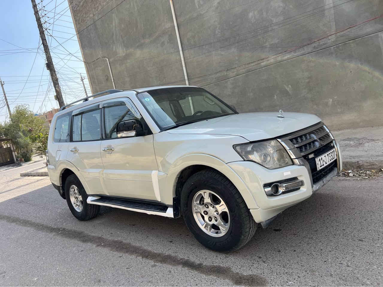 السلام عليكم 
للبيع باجيرو موديل 2008
رقم بغداد
محرك 3ونص شاده جديد 
ماشيه 300الف 
السياره جاهز من كل النواحي 

بيها صبغ 4قطع  
جاملغين وبنيد. وجاملغ خلفي .اثر طخات وشخوط بدون اي ظرر داخلي 
السعر 92 قفل قفل  للاستفسار ع 
*********** مكاني بغداد السيديه 
متوفر واتساب بغداد, العراق
