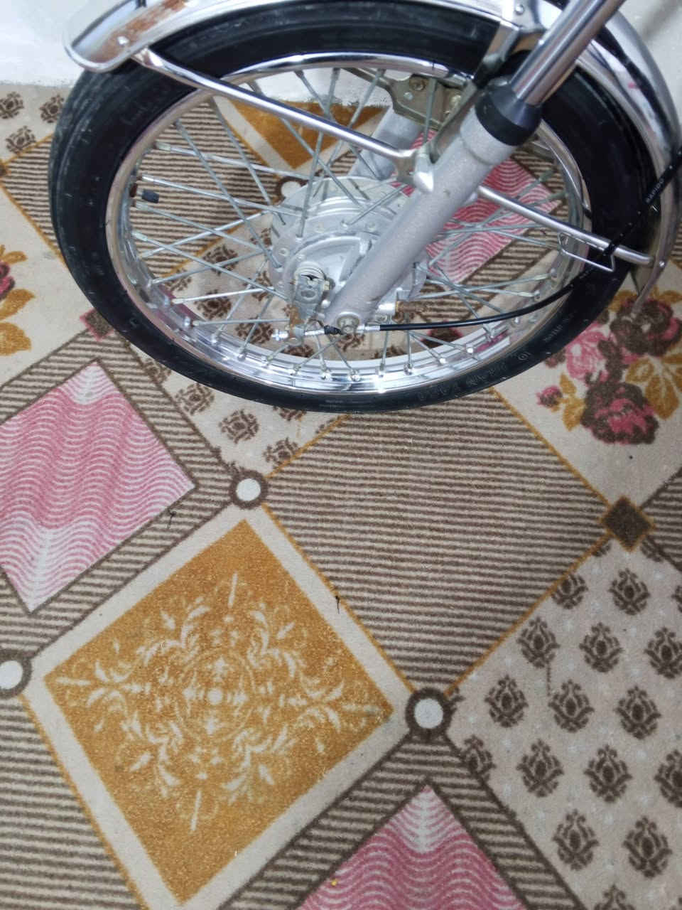 السلام عليكم دراجه سيجي نامه للبيع أوراق اصلي موديل 22 كفاله كله شغاله السعر 850 وبيه مجال قليل مكاني بالزبير الشراي اتصال واتساب ***********
