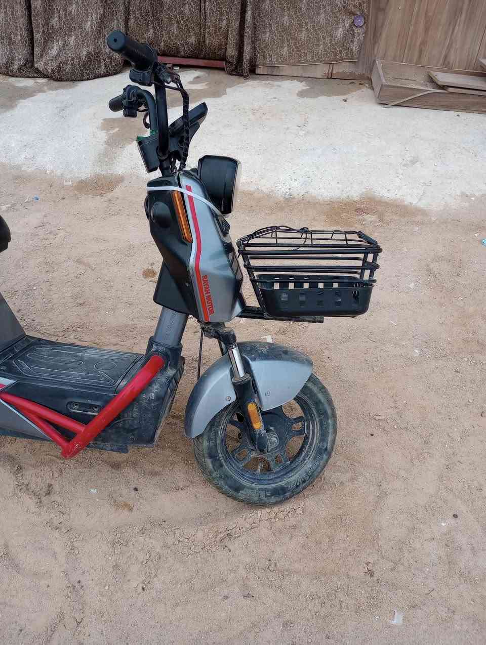 السلام عليكم دراجه شحن عوزه فقط بطاريات السعر 200 كربلاء مجمع جنه السلام الحولي ابو مهدي المهندس ***********
