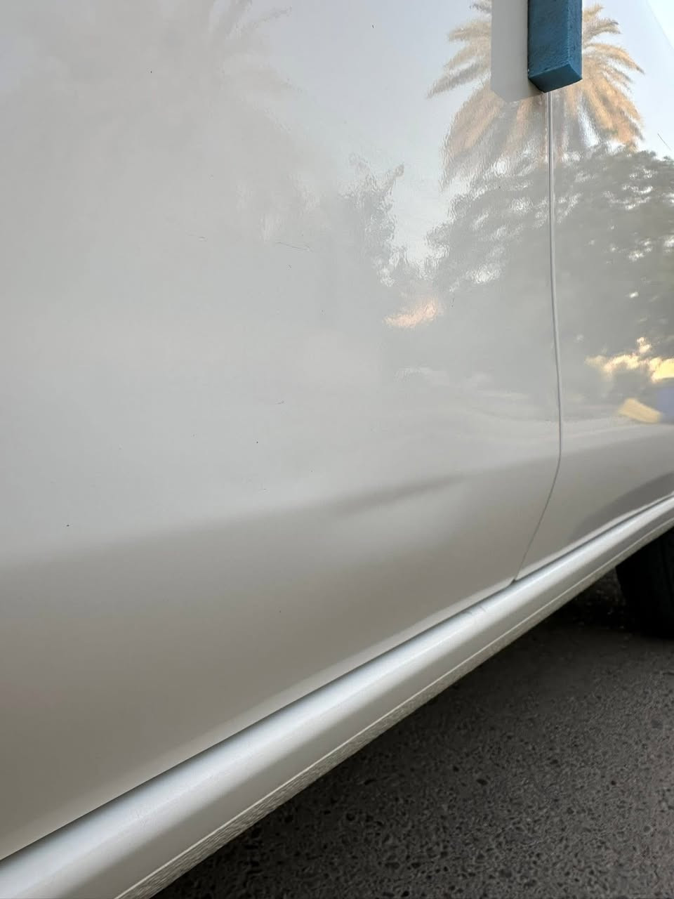 السلام عليكم
نيسان سني ٢٠٢٤ رقم أربيل ماشية ٦٠ الف سيارة نضيفة وجاهزة من كلشي قبل شهر بدلتلها تخم تايرات جديد وبدلتلها دبلات خلفية وقبل سبوع بدلت بنزات وبولبرنات السيارة مدشومه ارضيه جلد وكشنات السيارة بيها هاي الرصعة الي بلباب موضحة بل صور كلش صغيرة وبيها بعد رصعه بل قمارة اصغر من هاي الي بل صور 

السيارة بعدها الهزة مالتها مخلصانه بشهر ال٤ تخلص

مسويلها عازل للسيارة عازل وحيف وحرارة ..

السعر 105 ورقه بيها مجال 

***********
