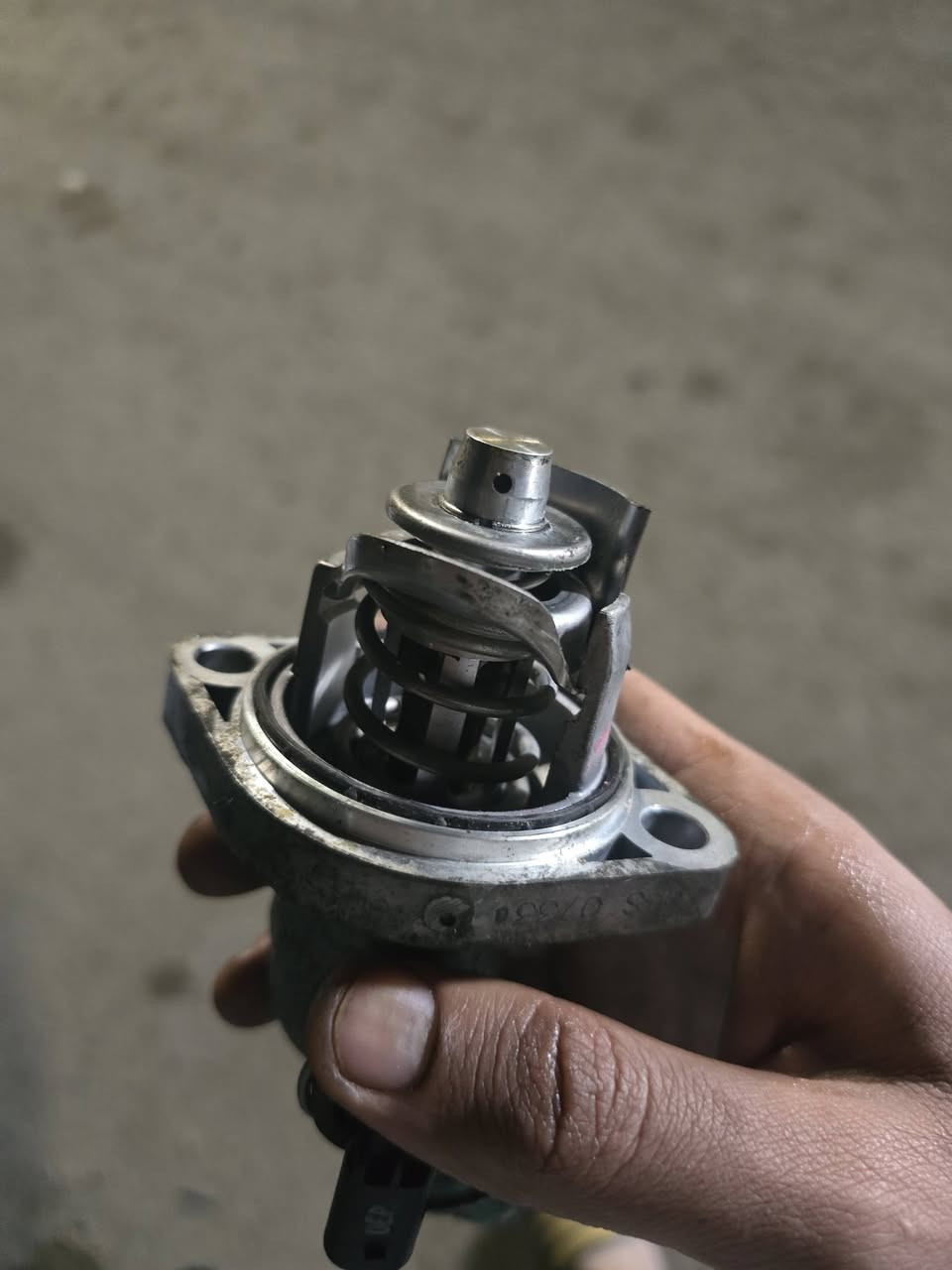 سلام عليكم
النترا من موديل ١٧ وفوك ويرهم فورتي 
للبيع مجموعة قطع سيارة مستعملة بحالة جيدة 🚗🔧
باسعار مناسبه

القطع المتوفرة:

- اويل بم
- كور كامل
- مجاول تخم
- قبق ولفات
- كابريتر
- حساس VVT
- ولف حماوة كهربائي
- واتر بم
- دكشن بارد
- رولة تايم كيس

القطع بحالة جيدة ومفكوكة من سيارة.
الموقع: بغداد

للاستفسار راسلني خاص.


**إذا كنت صاحب هذا الإعلان وتريد حذفه لأي سبب، رجاءا أرسل رسالة إلى الدعم الفني**