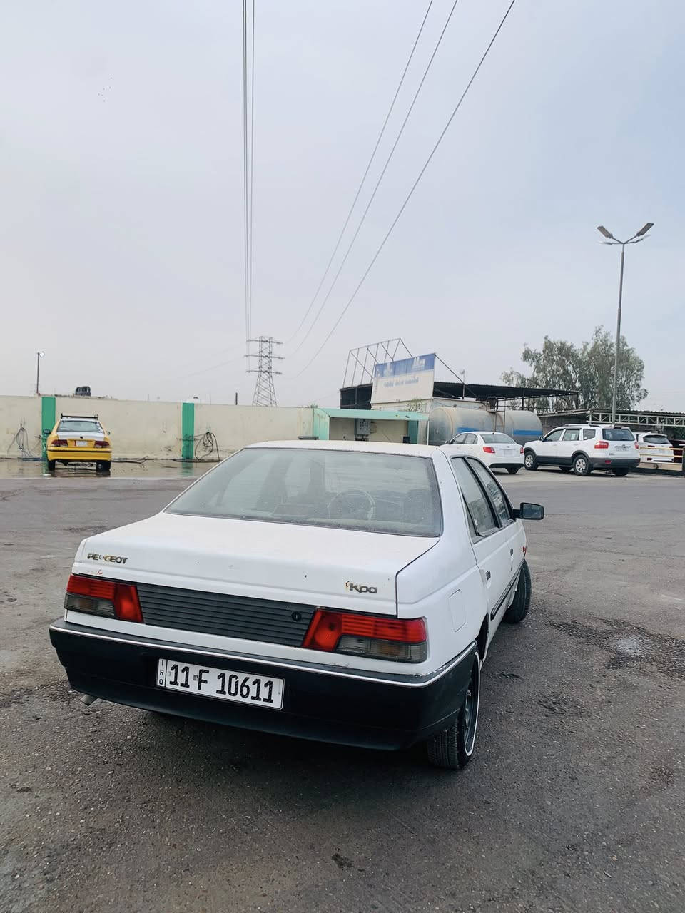 السلام عليكم
بيجو ورى مديل 2009 
تدفئه تبريد ويه لسويج  كير مكينه خير من الله سنويه باسمي 
ضربه جاملخ الايمن الخلفي  ولباقي كفاله عامه بيه خياسات قليله صدر امامي خلفي جديد سعر 38 وبيه مجال ***********
