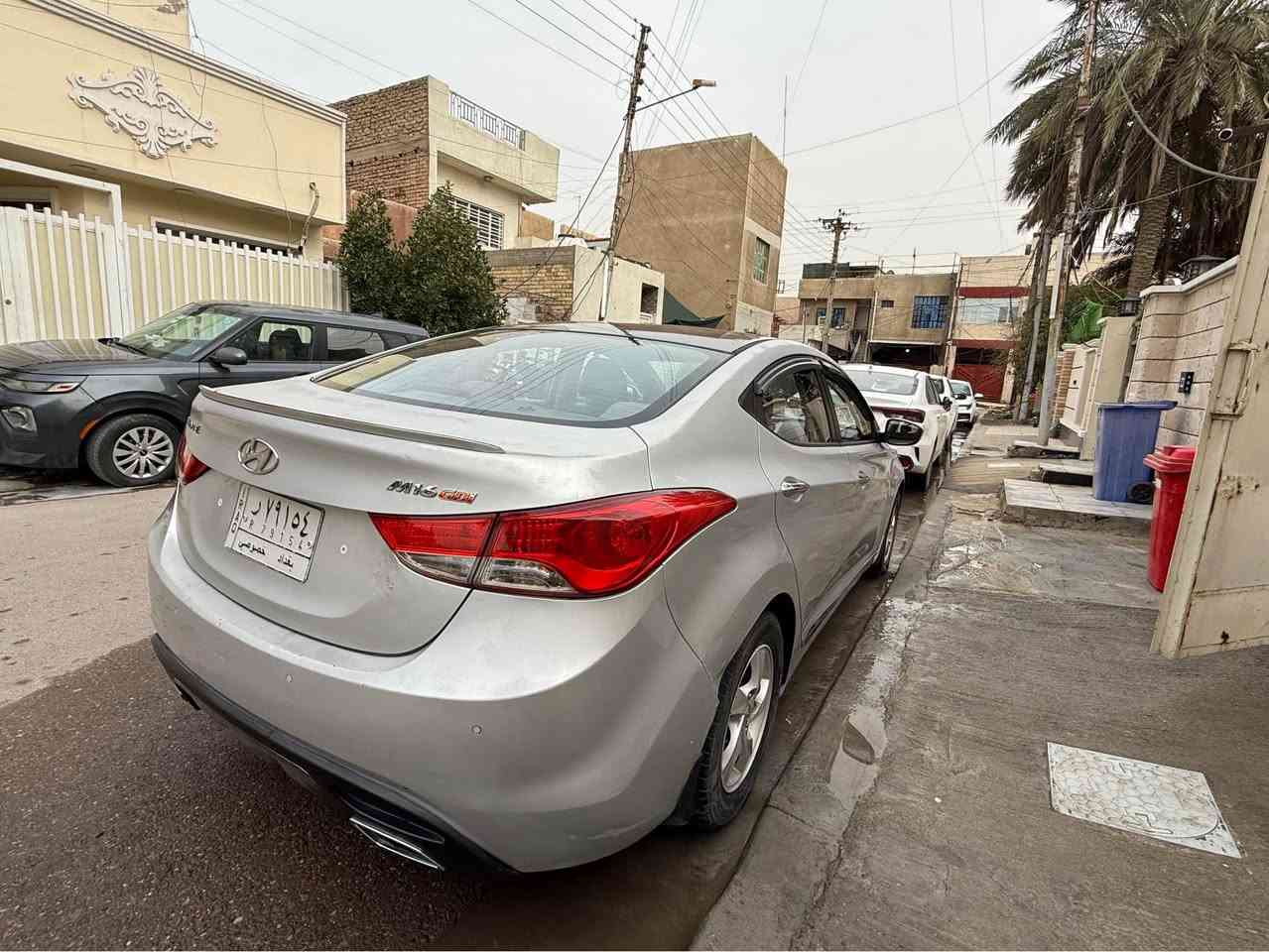 هيونداي افانتي موديل  2012 للبيع 
خط واحد بلاد من كوريا 
محرك 4 سلندر 1600 
مابيها حادث فقط طخات بسيطة بالجاملخ الامامي
 والخلفي ولونها جارد ومخلي فابلون بالقمارة 
وعندي تصوير فيديو وسونارها موجود السيارة
 تجي من كوريا فول المواصفات 🔥
شاشة اندرويد وحساس خلفي 
ومرايا كهربائية وتدفأة كشنات امامي
 وتحكمات ستيرن اواكس وبلوتوث 
وفتحة بالسقف وبلوجكترات ليد 
وحدادية صدر جديد تعال شوف بعينك واطلع بيها
 تريدها دوم داريها دهن اصلي
 وبانزين محسن امانة الله اخلي دهن ميتاسو الياباني 
السعر: 93

***********
عنوان بغداد حي الإعلام بغداد, العراق
