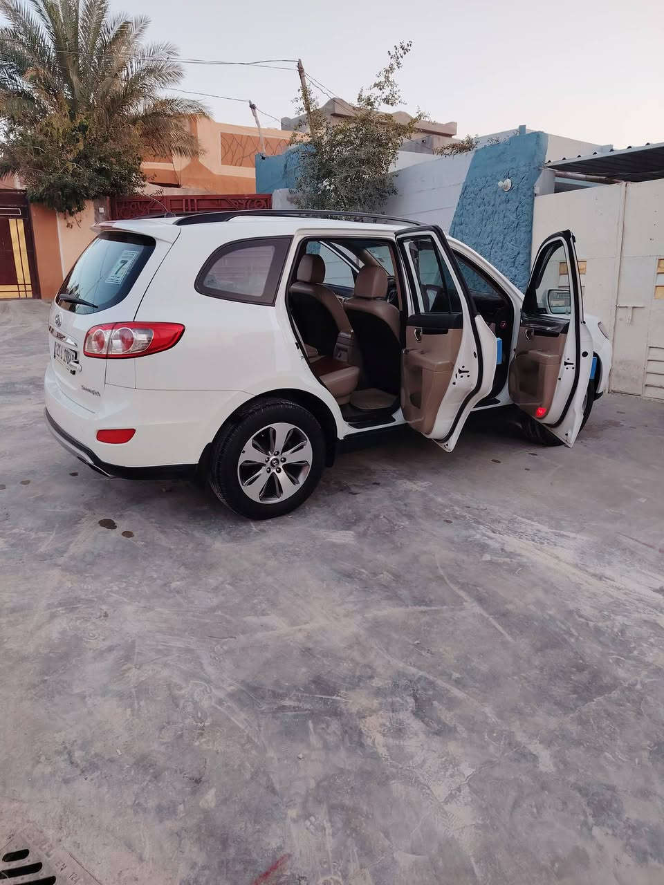 سلام عليكم سنتافيه 12 خليجي رقم سليمانيه مكينه اربعه  بسمنه ماشيه 120 فول مواصفات بصمه تشغيل بصمه ابواب داخل جلد لونين فتحه سقف سياره خيرمن الله  دينار ماتصرف عليهه صدر جديد تايرات جديد سياره حلوه مال بيت  شاشه جبيره اهواي مواصفات بيهه السعر 162 بيهه مجال كلش قليل رقمي ***********  ديالى جلولاء
