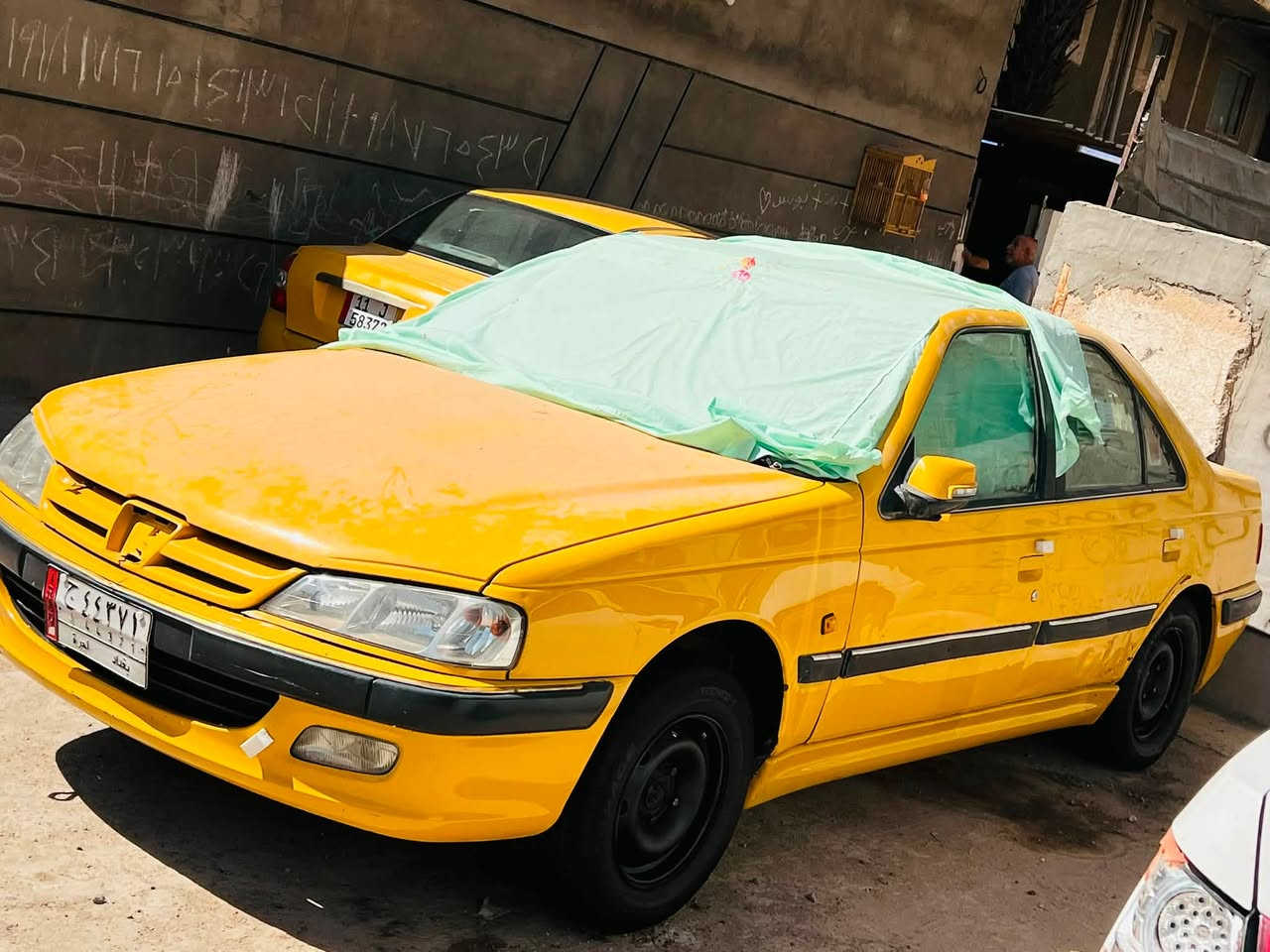 السلام عليكم بيجو بارص ١٥سيارة خير من الله تبريد ثلج وعلي دير وجهك منة سيارة مال شغل باتري جديد وداينمو كهربائيات كلهة شغالة بيهة طخة ورة باب سايق بارد وبيهة البنيد بي طعجة خفيفة سيارة متعبك السعر 40وبيهة مجال الدورة حي الصحة ***********
