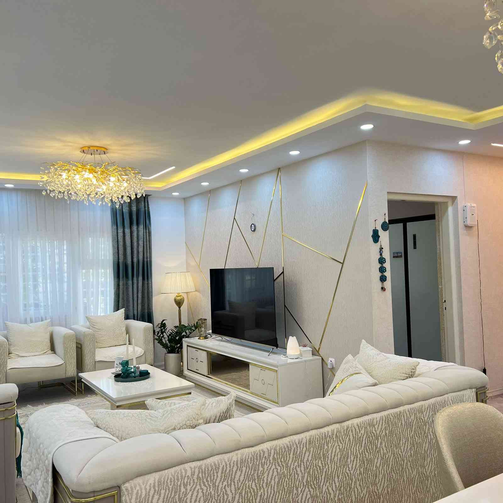 سەرەتا بەناوی خودا 
کۆدی/ 10911
شوقە بۆفرۆشتن 
📍شوێن /دیلان سیتی یەک
📐ڕوبەر / 120 مەتر
🏗️نهۆمی / ئەرزی بەردەم باخ

پێک هاتوە لە ( میوان و هۆڵ کراوە + مدبخ + مشتملات + 3نوستن )

تێبینی ( شوقەکە زۆر تازەو جوانە  )
ــــــــــــــــــــــ
🖊️/ بۆ زانینی نرخ  کۆمێنت بکە 
ــــــــــــــــــــــــ
بۆ پەیوەندی📞
☎️***********
☎️***********
ـــــــــــــــــــــــــــ
تۆی بەڕێز موڵکت هەیە دەتەوێت بیفڕۆشیت یان بیدەیت بەکرێ زانیاریەکانمان بۆ بنێرە هاوکارتان دەبین 
‏‎*********** ☎️واتس ئاپ"فایبەر 
‏‎یان سەردانی نوسینگەی(جوانی موڵك)بكەن
‏‎ناونیشان"ئیبراهیم ئەحمەد"بەرامبەر دیلان سیتی
