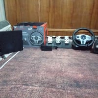 بلي ستيشن 4 مع دركسون فرة ونص V9 يوجد داخل البلي العاب بيس 2025 ويجد 3...