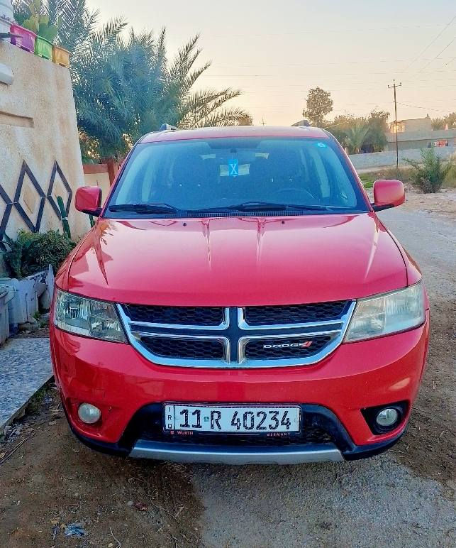 السلام عليكم
متاح دوج جورني موديل ٢٠١٣ 
اربعه سلندر رقم انكليزي بغداد بإسمي 
النظافه فول تبريد ثلاث قطع سبعه راكب صورة الحادث موجودة دعاميه وشويه جاملغ بدون دواخل 
بصمه سياره جاهزة 
***********
