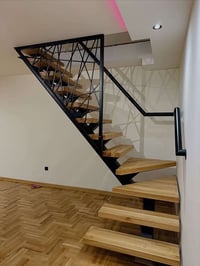 قمه الاناقه ان تضيف لمسات من دزاين درج  داخلي بايات خشب الجاوي ويوجد ا...