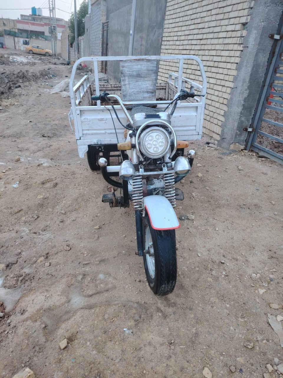 سلام عليكم  ستوته البيع مديل 2011 اوراق اصولي كامله شاصي مكفول تواير كارتون  كله جديد  محرك ناعم يخبل  سعر مليون او250 او بيهه مجال حك جيه قليل مستعجل عل بيعه كلش مكان ناصريه مركز الرقم ***********
