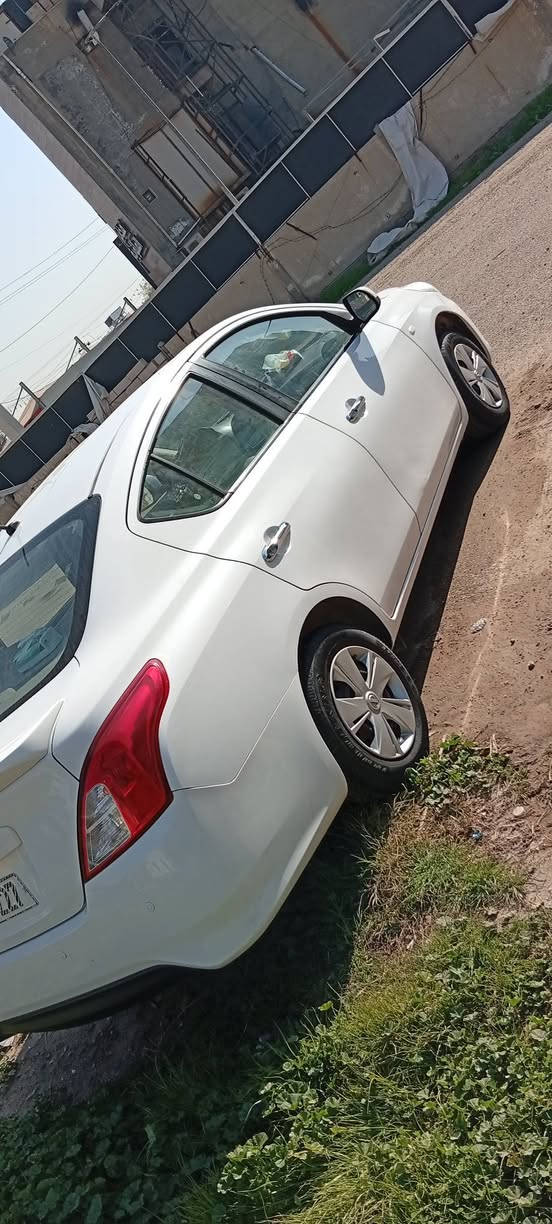 سلام عليكم نيسان سني هندي 2018 ام البليته الزركه ماشي 136 سياره جديده للا خير بيه شويه صبغ  يم قبق البانزين وبيه بارد شبر باب الصدر فقط والباقي كفاله تخم  تاير سبير منازل  السعر 105وبيه مجال بسيط حك الجيه مكاني العامريه ***********عبدالله ابو محمد
