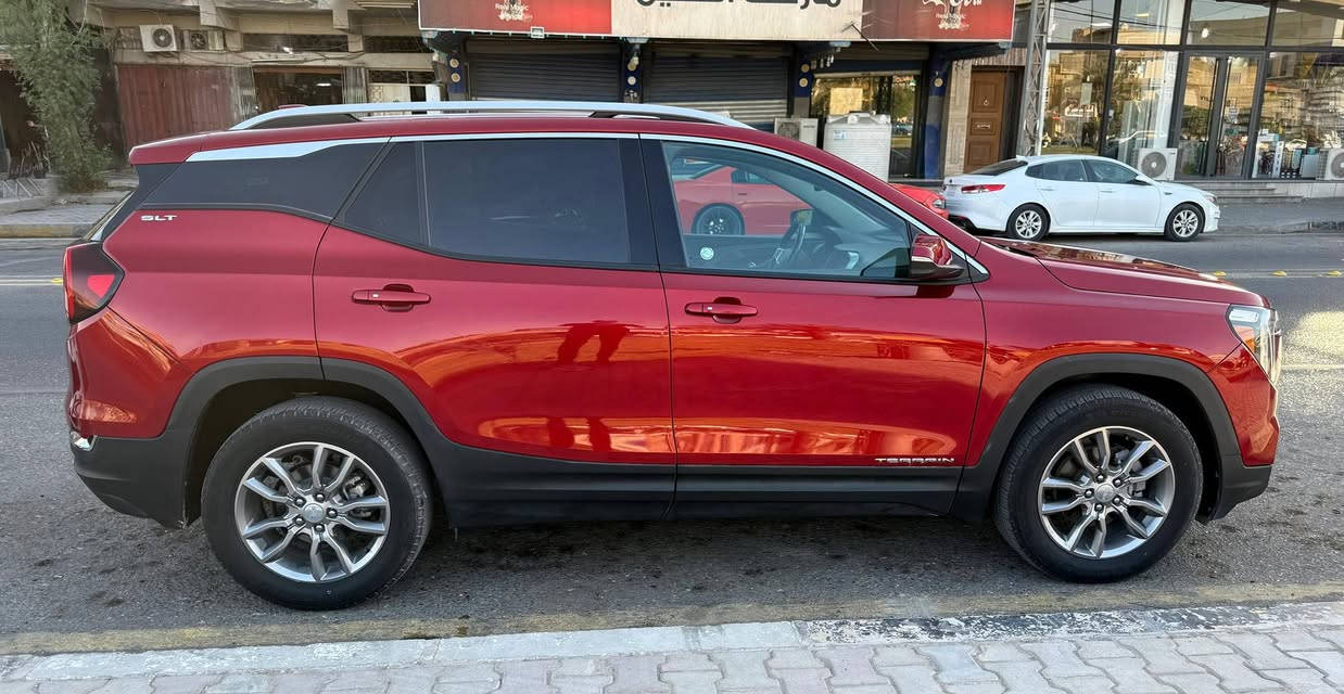 🔷السيارة : جي ام سي تيران SLE مكلف بالنشر اتصال فقط 
🔷سنة الصنع :2022
🔷اللوحة : كربلاء 
🔷الضرر : بارد قليل كلش  بقبق الجنطة فقط. (صور الضرر مرفقة بالاعلان)
🔷ضرر الايرباك : بدون ضرر.
______________________________________
🔷المواصفات:
🔹حجم المحرك 4 سلندر 1.5L توربو 
🔹عداد المسافة46 الف كيلو 
🔹رادار امامي
🔹فور ويل 
🔹تنبيه الخروج عن المسار
🔹كرسي السائق والصدر كهرباء
🔹تدفئة الكراسي الامامية
🔹ويل كب حجم 17 انج مع اطارات بحالة ممتازة
🔹لايتات LED بالكامل
🔹شاشه تحكم بالايعازات
🔹تحكم ستيرن جهتين
🔹بصمة ابواب وتشغيل وتشغيل عن بعد
🔹مع باقي المواصفات 
☎️ الاتصال***********- ***********
📍كربلاء المقدسه 
#GMC #TERRAIN #تيران
