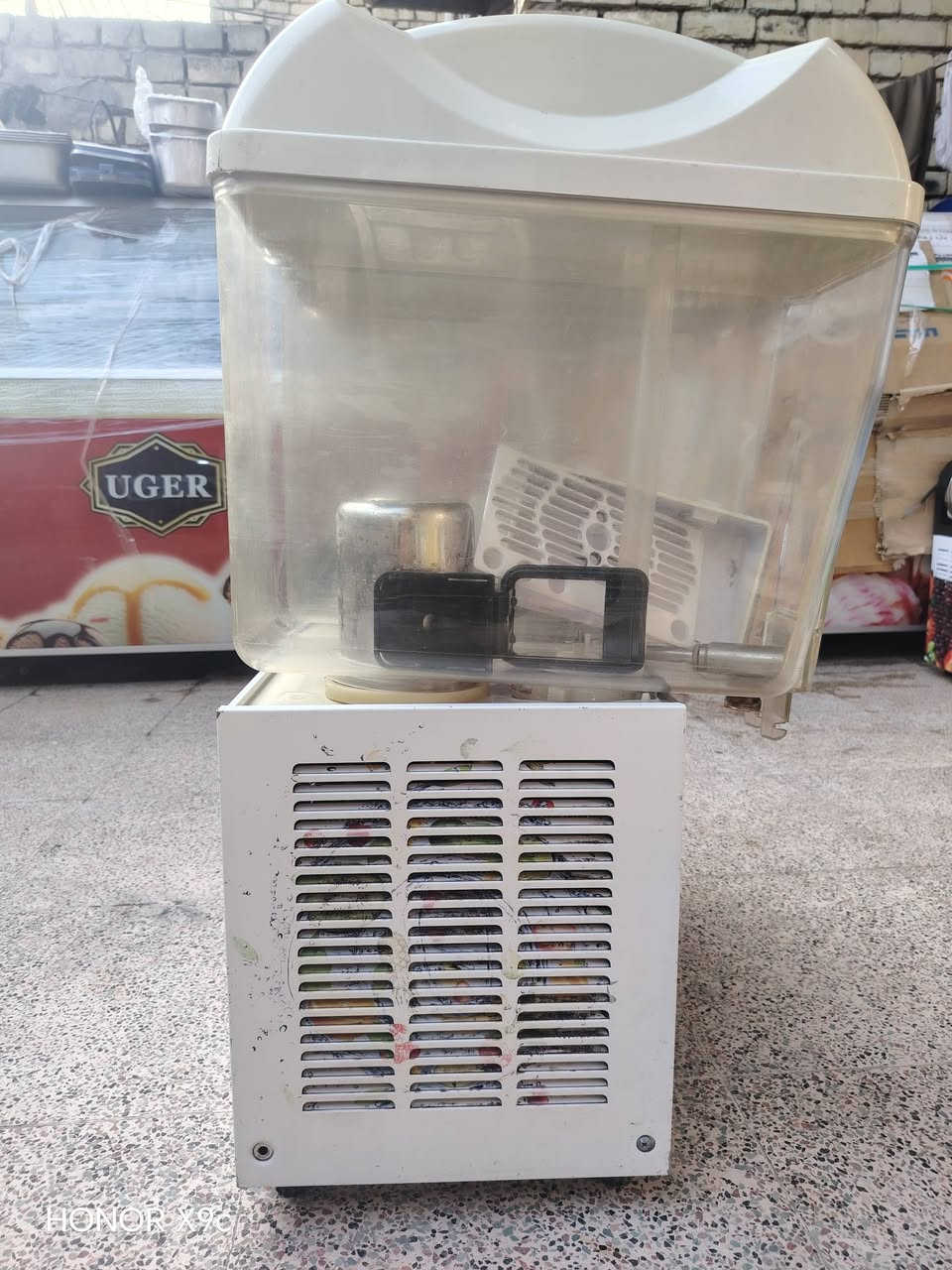 سلام عليكم مكينه مال شربت ام ثلاثه حواض هوسك تركي مستخدمه قليل تجميد فول بعدهي ع وضع شريكه مكان بغداد ***********
