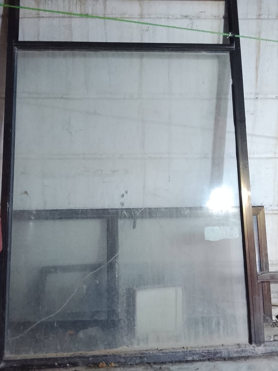 جام خانه المنيوم كامله هيه والباب سمك ثقيل اصلي الارتفاع ٢ ونص والعرض ٢ ونص سعرها (١٥٠ ) مكلف بلنشر اليريد يتصل عىى رقم*********** وبيها مجال للشراي مكان بعقوبه جرف الملح
