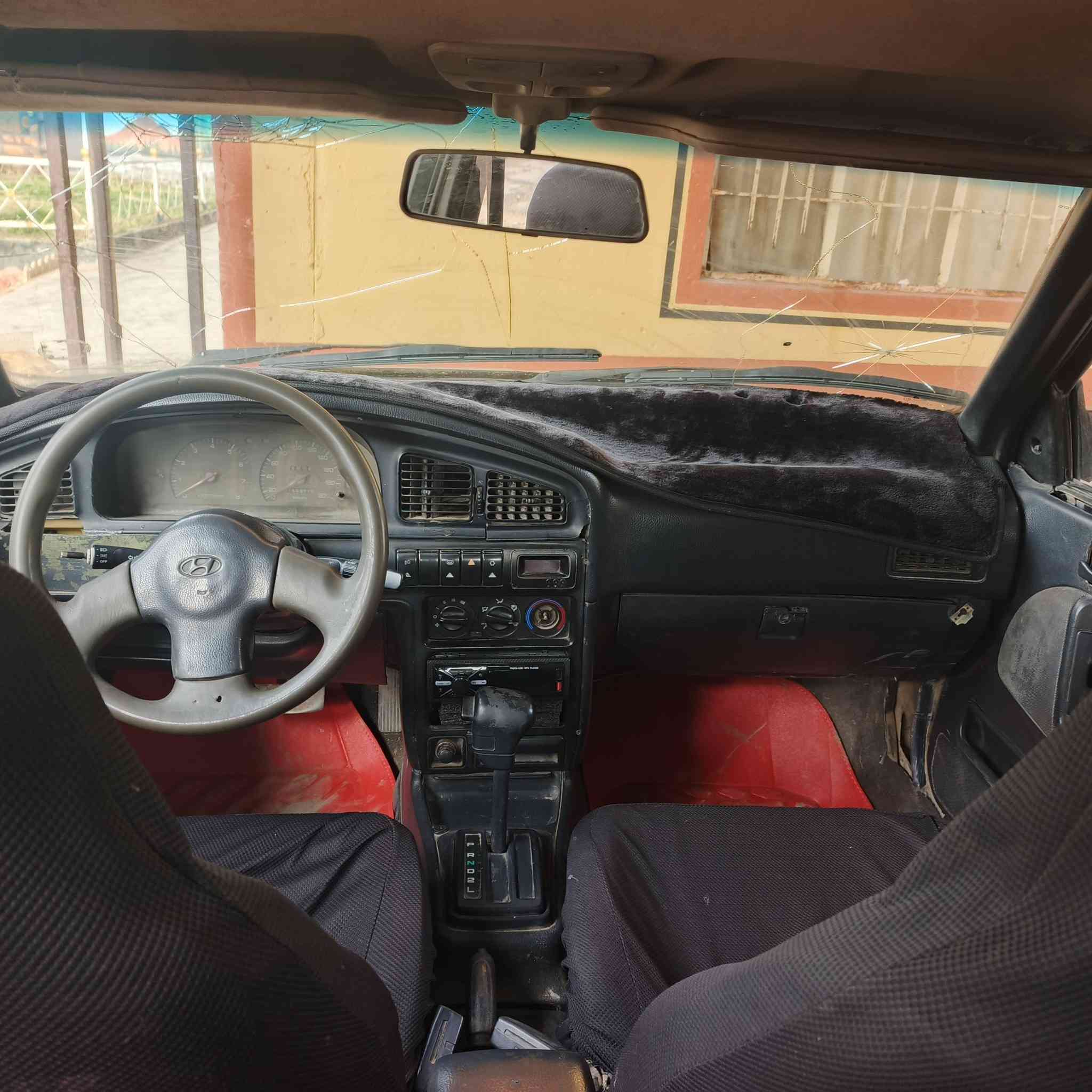 سيارة هونداي دمعه موديل 1992 فول اوتماتيك شرط التحويل سعره 18
***********
