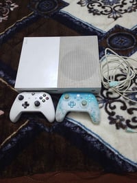 اكس بوكس • ٥١٢جيجا • مع لعبتين