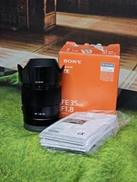 عدسة 35مم • فتحة f1.8 • سوني