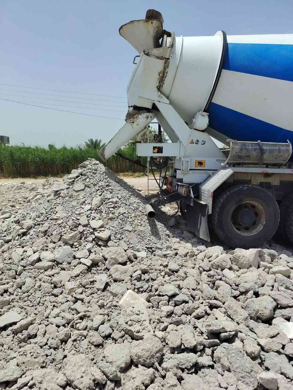 إني اشتغل التكليس الكونكريت لي بل خباطات ومكفول من الرصعات واشتغل تنضيف بواري البمات ولسرندرات ***********
