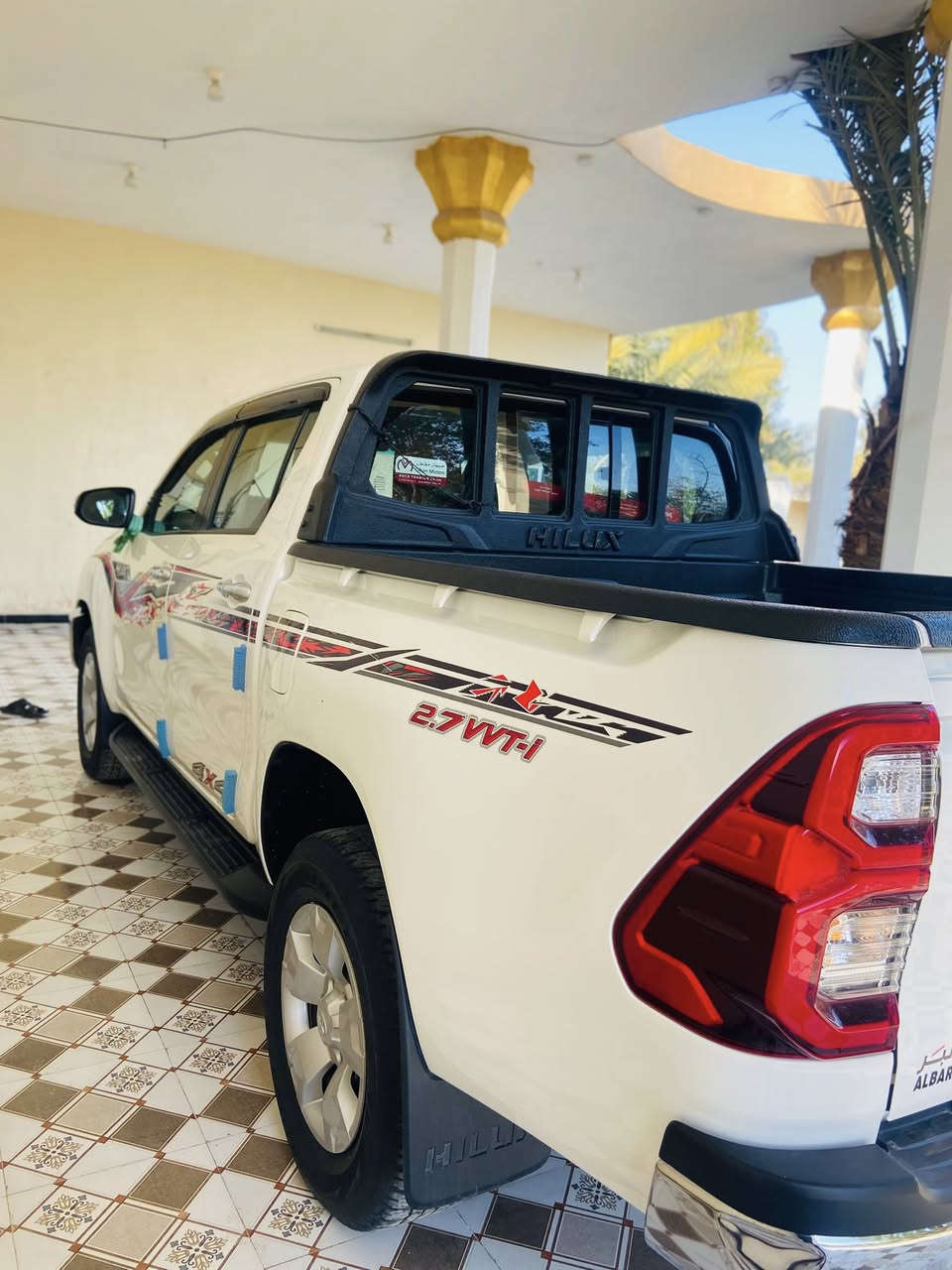 السلام عليكم 
للبيع هايلوكس فورويل 2024 كفاله عامه من الصبغ والتبديل بيها شبر بارد يم قبق البانزين فقط  سياره جديده ونضيفه استخدام شخصي ماشيه 47 الف دوشمه كامله فول مواصفات تبريد قطعتين رقم أربيل دولي الجديد باسم كردي تريد وكاله تريد تحويل سياره جديده وجاهزه على وضع الشركه مال جناي المكان واسط الزبيديه للاستفسار ***********
