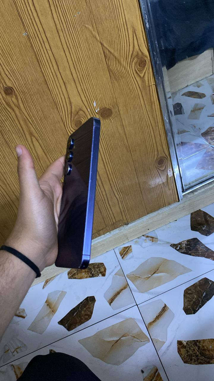 سلام عليكم
A55 5g 
ذاكره 256 
معالج قوي وجهاز قوي 
ببجي 90 فريم بصمه بالشاشه شغاله
كله شغال تجي تفحص ع راحتك لامفتوح ولا مصلح تجي تفحص ع راحتك مابي مشكله سعر جديده ب400 عارضه ب250 وبي مجال
مكانيً بغداد مدينه الصدر يرهم بيع او مراوس ***********
