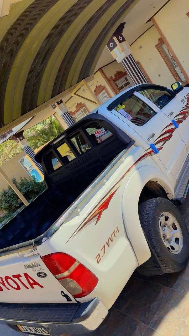 🛎🔱السلام عليكم 🔱🛎
للبيع سيارة تويوتا هايلوكس 

TOYOTA HILUX 

موديل 2010

فور ويل 4X4

كير اوتو

رقم بغداد بآسمي تحويل ثاني يوم

سياره صبغ جاملغ خلفي

كير و محرك خير من الله

سعر 165 وبيها مجال 

☎️***********
