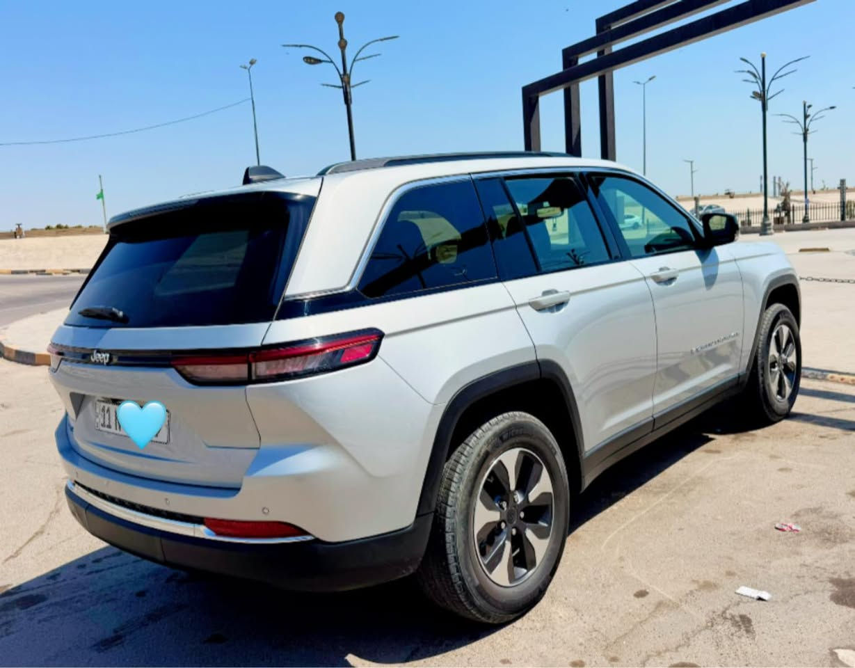 جيب كراند شيروكي 4XE 2024 وارد امريكي
Jeep Grand Cherokee 4Xe 2024 2.0L

حجم المكينه : 2000  +تيربو + هايبرد + بلك ان 

المسافة المقطوعة : 9  الف ميل

سيارة نظيفة وجديدة بمعنى الكلمة 

الضرر : تبديل باب خلف السايق نفس اللون فقط   

رقم الشاصي 1C4RJYB60RC114029

#مواصفاتها
1.شاشه  كبيرة كار بلي
2.بصمه
3.تشغيل عن بعد
4.دمام خلفي
5.كشنات جلد
6.كشن السايق ميمري
7.كشنات كهرباء
8.صندوك كهرباء
9.حساسات خلفيه
1. قطع تبريد 
11.اشاير بالمري
12.رادار امامي
14.ثلاث وضعيات قياده
1. بنوراما فتحتين
2. كير ماوس
3. نظام منحدرات
4. هيترات بالكشنات 
19.ويل كب كروم
20.لايتات لد
21.بكلايت لد
22.كشافات
23.بصمة ابواب

رقم بغداد 

اكتب    تم   ..  يجيك السعر 

للاستفسار  ***********
