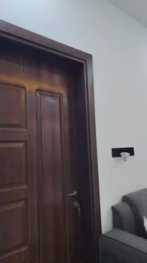 #لــلـبـيـع 

دار فـي حـي الـتـعـلـيـم 

سـنــد جــمـعـيـة الـنـور 

مــسـاحـة 150 مـتـر 

واجــهــة 10 مــتـر 

بــنـاء حـديـث 

طـابـقـيـن 

ط١(كراج،مطبخ، هول، استقبال، غرفتين نوم ، صحيات)

ط٢ (هول،٤ غرف نوم ، صحيات، )

للاستفسار التواصل على الرقم 

☎️ ***********
