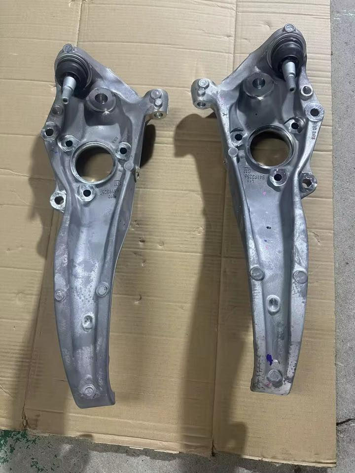 قطع غيار CT6  سياره 4 ويل   حداده خلفيه واناميه
للتواصل ***********
***********
