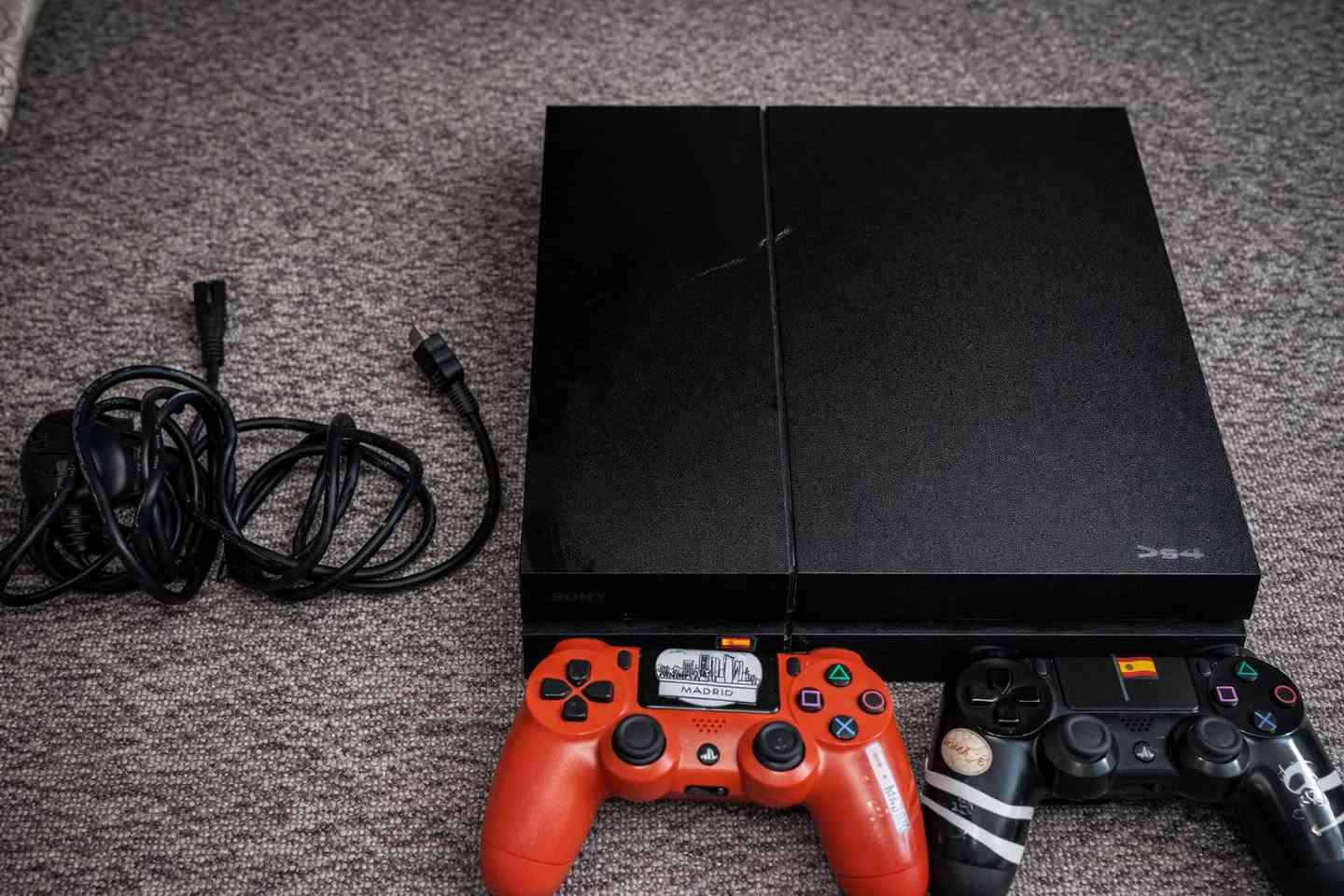 سلام عليكم ps4جديد استخدام قليل ذاكره 512g اول لاين البلي جديد هسه نزلته العاب مع 3العب بيس 2026 وFIFA2026 و روكتليك كل الالعاب تلعب زوجي السعر 200وبي مجال قليل متواجد خاص


**إذا كنت صاحب هذا الإعلان وتريد حذفه لأي سبب، رجاءا أرسل رسالة إلى الدعم الفني**