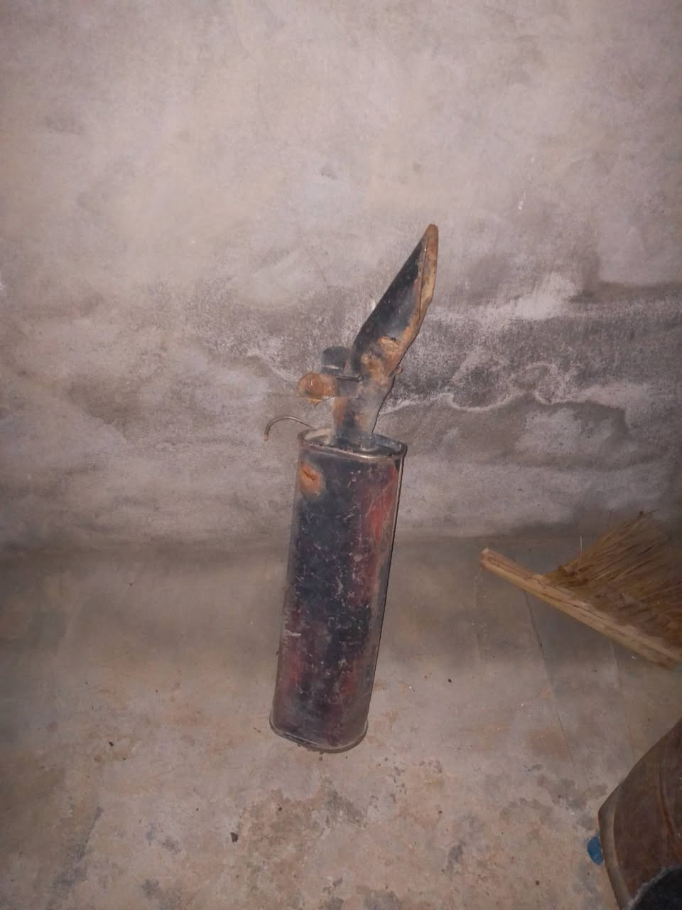 السلام عليكم
للبيع دبة اكزوز اودي رياضي مفرغ ونغمته حلوة 
السعر 30 وبيها مجال


**إذا كنت صاحب هذا الإعلان وتريد حذفه لأي سبب، رجاءا أرسل رسالة إلى الدعم الفني**