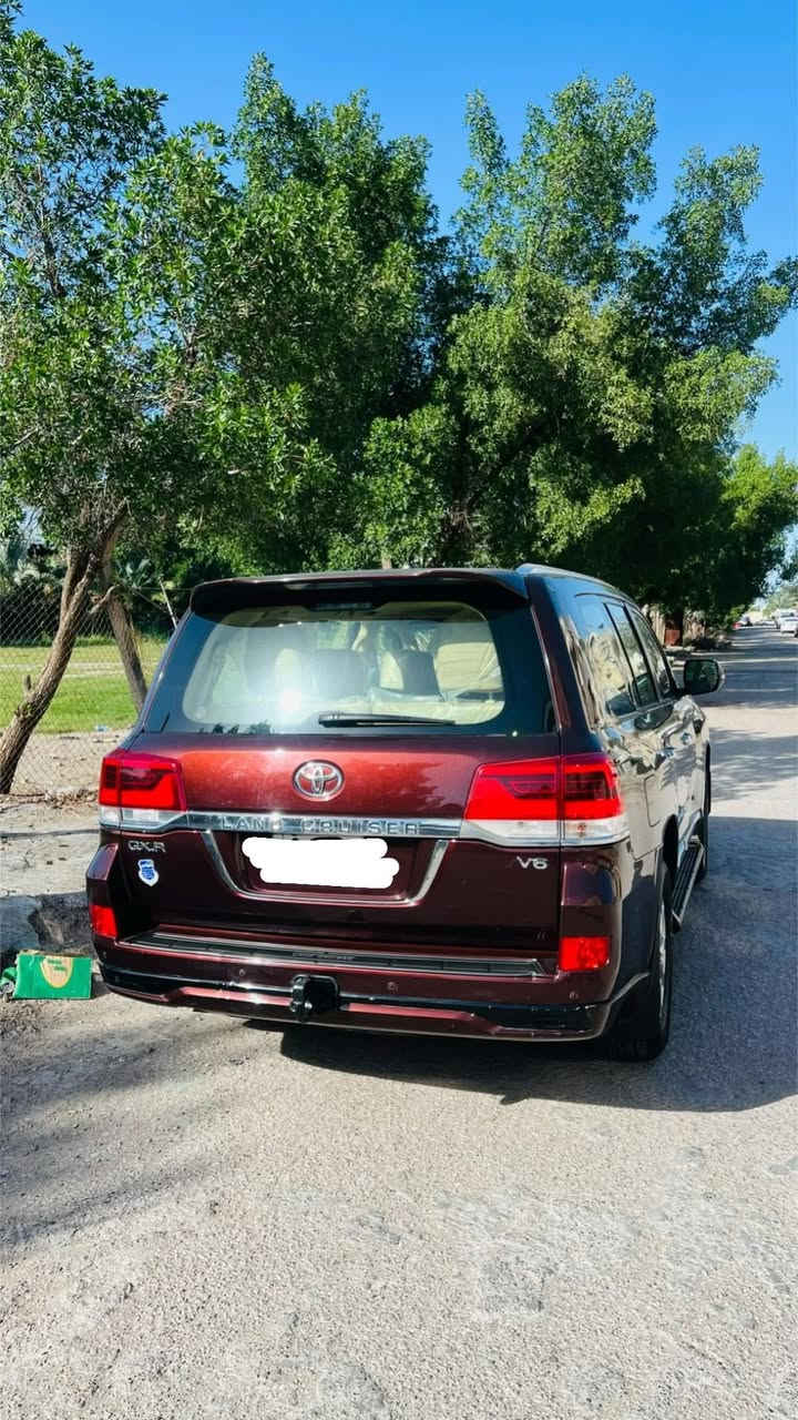 سلام عليكم
لاندكروز موديل ١٦ 
بيع او مراوس بلاندكروز احدث 
السياره كدامك تعجبك تفضل 
***********
