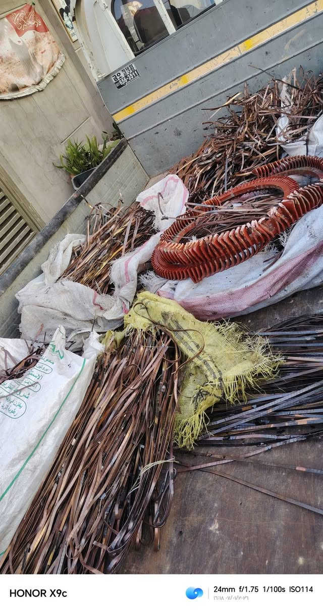سلام عليكم من رخصت مدير كروب ناخذ كيبلات بسعار عاليه كيبلات زلغ كيبلات حرك راسطه مكانب بغداد فلوس نقد من اهل سكلات محافضات ليجون بغداد ***********
