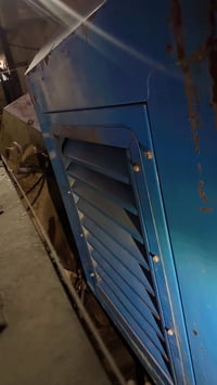 مولد كمنز للبيع 250 كيفي  سيت بلاد كاتم 100/100 شرط الحمل رقم 07711657...