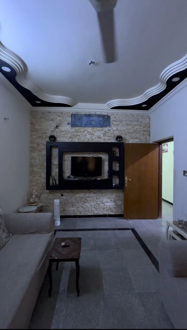 دار للبيع – حي الشباب – قرب شارع العام
مساحة 100 م الواجهة 5م – النزال 20م 

طابقين – يحتوي على : كراج – ومدخلين وصالة ومطبخ كبير وحولي مع منور وخدمات 

والطابق الثاني : غرفتين نوم وخدمات وحولي مع بلكونة وبيتونة وسطح

للإستفسار يرجى الإتصال على ( ‭0770 263 8124‬ )
