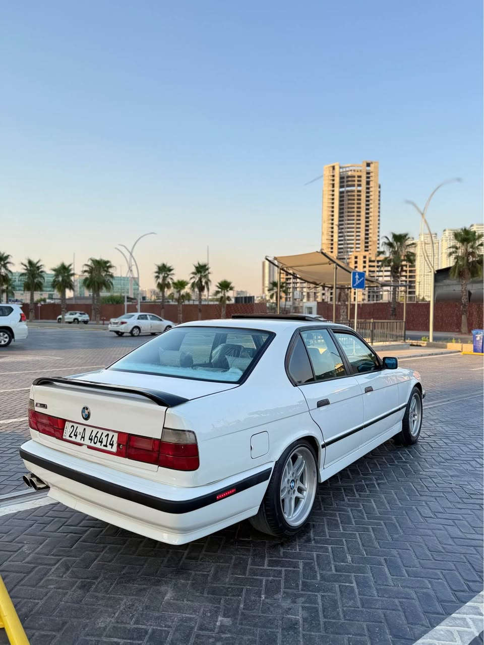 شتی جوان و پاک 🇩🇪
بی ئێم بۆ فرۆشتن 
مۆدێل 1992
گێڕ ئۆتۆماتیک بیلاد مەکینە 525i
گێڕو مەکینەو تەقەو ڕەقەو تەبرید بەشەرت 
سەیارە یەک پارچەو نیوی  بۆیاخە بەبێ لێدران 
زۆر تازە ماوەتەوە ماڵی دۆستە چوار تایەیی تازەی بۆ بەسراوە سێرڤزی عامی بۆ کراوە 
هەموو گیانی بەشەرتە 
شوێن هەولێر 
سعری 68مەجالێکی بریانە 
ژ.م *********** أربيل, العراق
