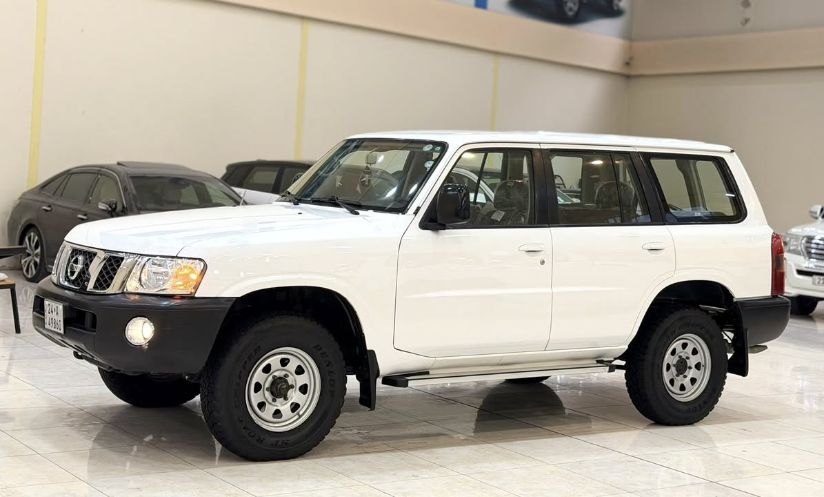 باترول ٢٠٠٥شهر ٤
سيارة جديدة كولشي نفس شريك
سعر ١٦٨$
مکان کلار
***********
