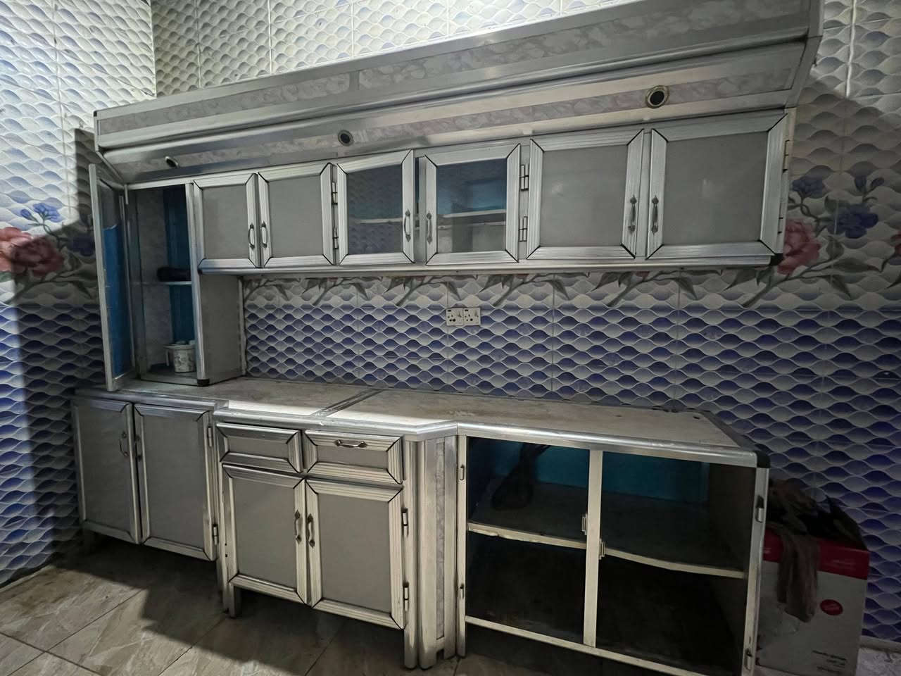 السلام عليكم كاونتر تركي عوزه تلحيضات قليل  مكاني واسط حي الجهاد السعر900وبي مجال الستفسار ***********

