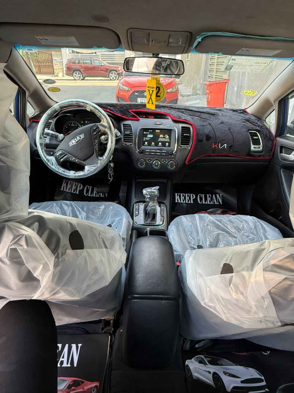 السلام عليكم...
شباب فورتي 2017 للبيع فقط سياره بيها مكانات صبغ ابيع حزام شواصي لغود والحوض مكفولات حته ما اتعبك  والقماره بيها جراد مو قوي سيارة جاهزه تخم تايرات جدد صدر امامي وخلفي جديد تدفئه تبريد ثلج كير مكينه مكفولات سيارة  مابيها نقص برغي سعرها 105  وبيها مجال
مكاني حي الاعلام
***********
