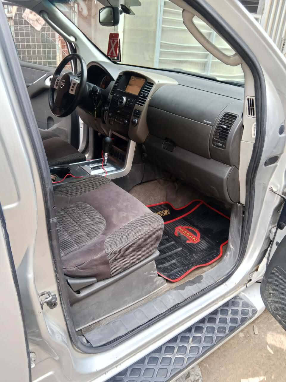 ‏السلام عليكم نيسان بافندر 2011 للبيع رقم بغداد بسمي شرط التحويل سنوية لل 27  محرك بي صوت بكن خفيف ماماثر عل سيارة شرط ترايك للبصرة كير خير من الله تبريد 3 قطع ثلج بيهة منضومة زنون دشبول ارمادة صدر تايرات تحكم ستيرن جهتين فتحة سلايد روف فول مواصفات عدا البصمة السيارة مصبوغة حزام  مكاني بغداد الدورة سعرهة 80.  
‏***********.   
‏
