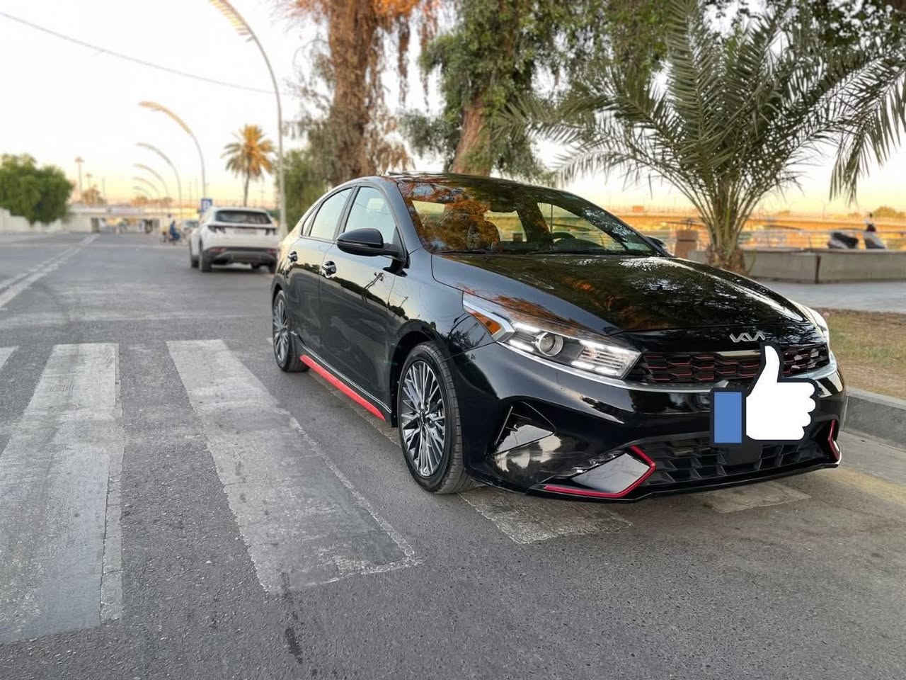 كيا فورتي ٢٠٢٢ جيتي لاين فول مواصفات
محرك ٢٠٠٠ دوش 
سيارة ماشية ٥٣ الف ميل
ضربتها جاملغ خلفي الايمن ماواصل للشاصي ابد
رقمها انكليزي الجديد تحويل ثاني يوم 
مكاني بغداد مدينة الصدر
سعر ١٦٧$
***********
