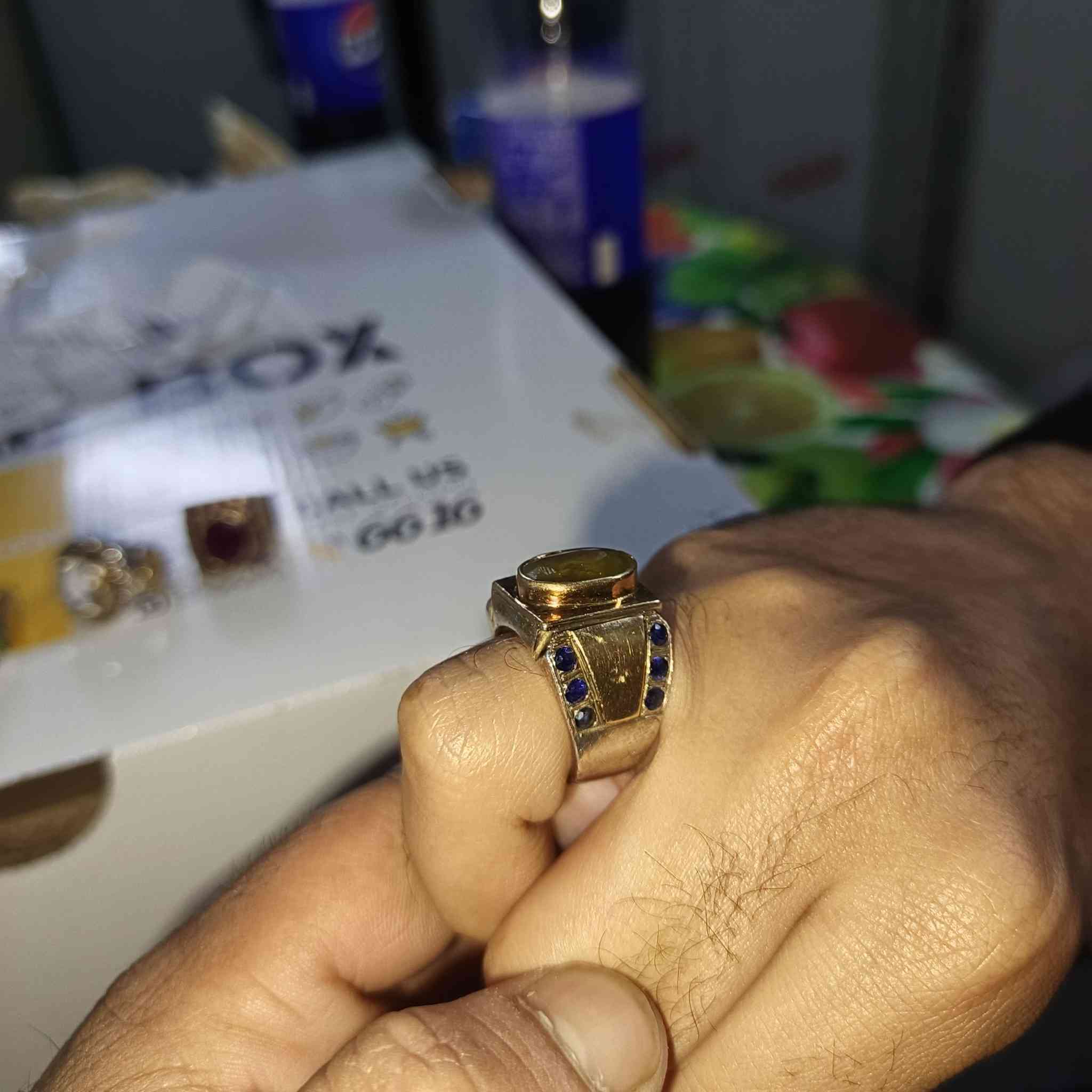 السلام عليكم متاح 5 محابس تحف مطعم بذهب صياغة زاروكة
***********
