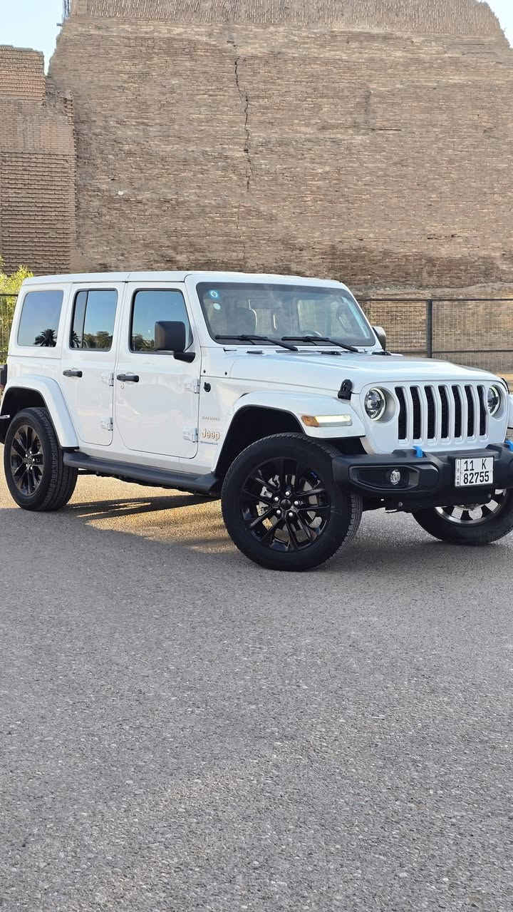 Jeep Wrangler  2023   2 صحاري  2.0L  plug-in
حجم المكينه : 2000 تيربو + هايبرد + بلكن شحن 
الشحن يمشيك 30 ميل
المسافه المقطوعه 32  الف  كيلو
السياره اكلين بدون حادث 
ما عدا شخط بلباب اسايق 
اموضح بل صوره 
شرط سونار       
رقم بغداد الدولي
1.قماره تتفصخ اصير كشف
2.بصمه 
3.لوكير
4.كشافات 
6.شحن خارجي
7.بك لايت لد 
8. شاشه
9.سستم صوت دمام خلفي + امامي 
10.لايتات زنون هايلوجين
11.كشنات جلد اسود بلادي 
12.سقف اسود بلادي 
13. تحكم استرين
14. ويل حجم 20
 السعر 325 وبيه مجال 
مكان السياره بغداد  المدائن للأستفسار اكثر اتصل ***********  غير متواجد عل الفيس
