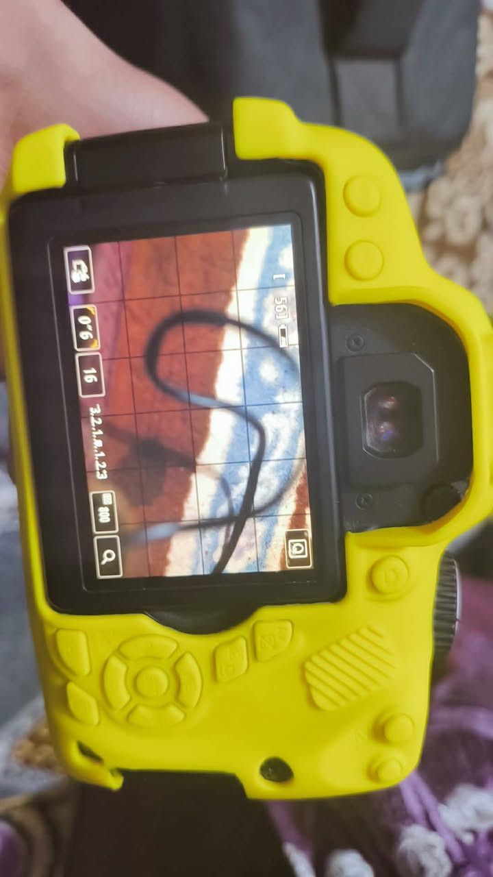 كامره كانون650 
وياه زوم رياضي 300/70 

حزام كتف 
جنطه 
رام 
بطارتين 
للبيع السعر خاص رقمي الخاص ***********
