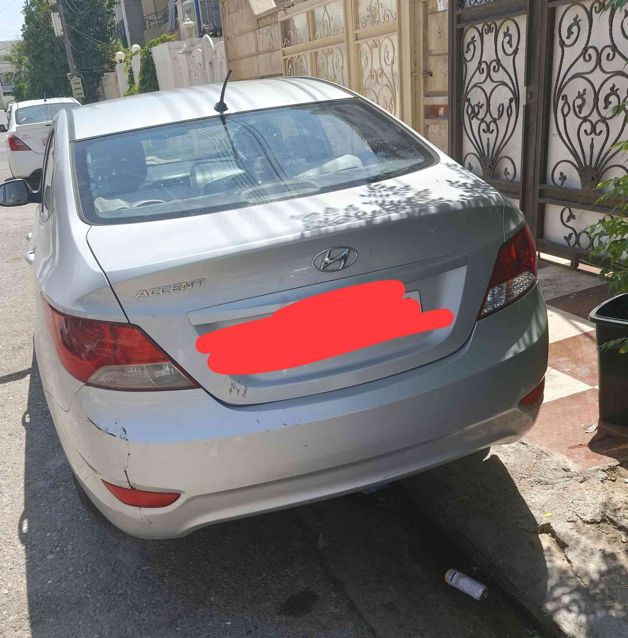 🚗 هیۆندای ئەکسێنت (Hyundai Accent) – زۆر خاوێن و بەشەرت بۆ فرۆشتن 🚗
​ئەگەر بەدوای سەیارەیەکی بێ کێشە، کەممەسڕەف و توندوتۆڵ دەگەڕێیت، ئەم فرسەتە نایابە لەدەست مەدە. سەیارەکە لە ڕووی یاسایی و میکانیکییەوە کامڵە.

 زانیارییە سەرەکییەکان:
​جۆری سەیارە: هیۆندای ئەکسێنت (Hyundai Accent)
​ڕەنگ: زیوی (سیکۆتی)
​یاسایی: بەناوی خۆمەوەیە، بەشەرت گواستنەوە و وەکالەت.
​غەڕامە: هیچ غەڕامەیەکی لەسەر نییە (سفر کراوەتەوە).
​✨ تایبەتمەندی و دۆخی سەیارەکە:
​گێڕ و مەکینە: بەشەرت و بە زەمانی تەواو، بێ کێشە.
​دۆخی گشتی: هیچ کێشەیەکی نییە، زۆر توندوتۆڵە و ئامادەیە بۆ لێخوڕین.
​سەیارەیەکی زۆر ئابووری و کەممەسڕەفە لە بەنزیندا.
​دیزاینێکی دەرەوەی قەشەنگ، وێڵ سپۆرت و ناوەوەیەکی زۆر خاوێن.
​💰 نرخ: 108
📍 شوێن:  هەولێر
📞 بۆ پەیوەندی و زانیاری زیاتر: (*********** أربيل, العراق
