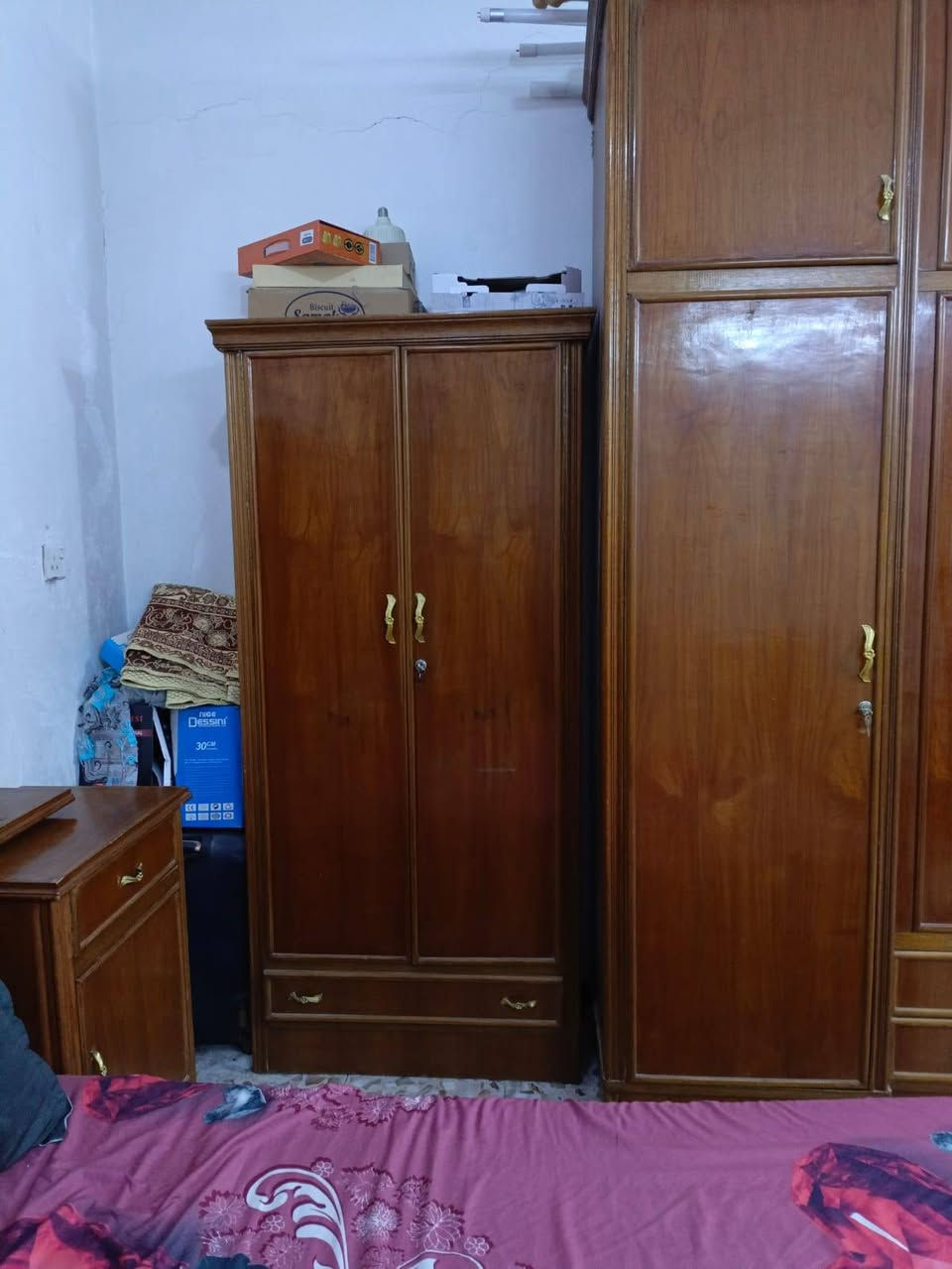 السلام عليكم غرفة نوم خشب نظيفه جداً السعر 800 الف وبيها مجال العنوان بغداد الكاظمية الطي الاتصال ***********
