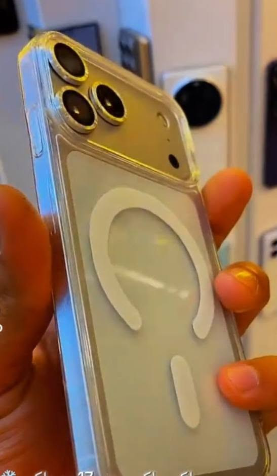 السلام عليكم ايفون xsmax  اكس اس ماكس محور ايفون 17 جهاز مبدل بي فقط بطاريه شاشه اصليه ذاكره 512 للبيع ب 225 مكاني بغداد ***********
